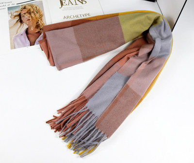 Kevadheinast ruuduline narmasall sall