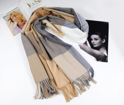 Kevadheinast ruuduline narmasall sall