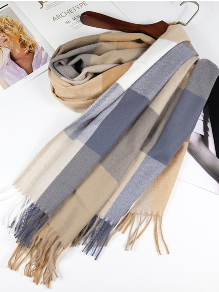 Kevadheinast ruuduline narmasall sall