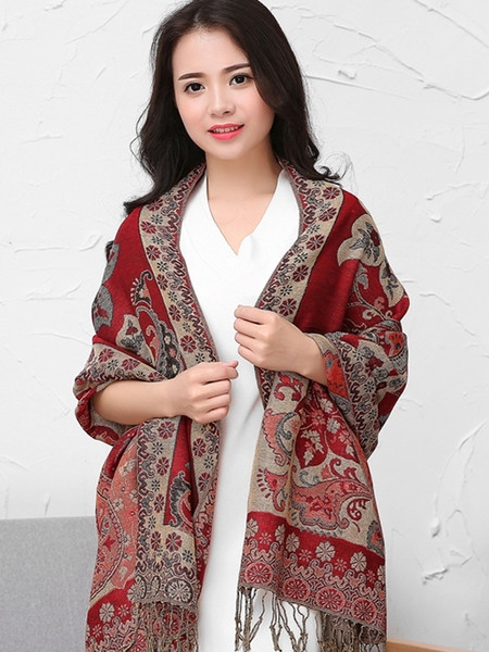 Дамски жакардов шал с ресни 