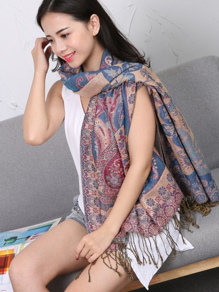 Дамски жакардов шал с ресни 