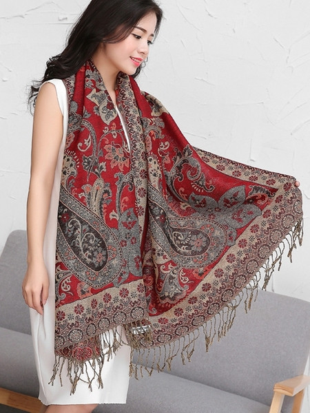 Дамски жакардов шал с ресни 