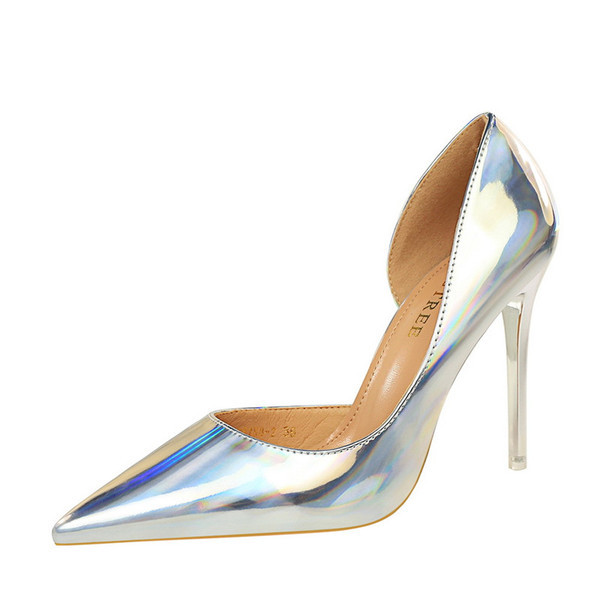 Stiilsed kõrgete kontsadega naiste kingad ökonahast terava otsaga mudel