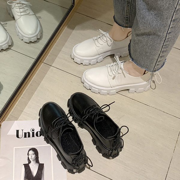 Ежедневни дамски обувки с връзки и груба подметка