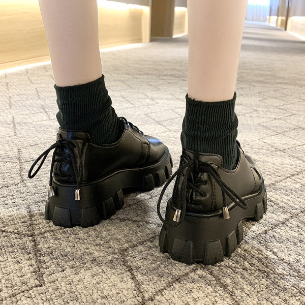 Ежедневни дамски обувки с връзки и груба подметка