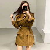 Naiste kleit taskute ja vöörihmaga - asümmeetriline mudel