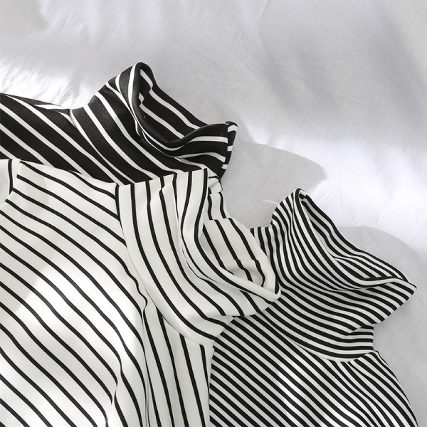 Moodne naiste triibuline põsk kõrge krae ja pikkade varrukatega