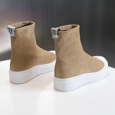 Naiste vastuolulised-vabaaja saapad ökoseemisnahast lameda tallaga