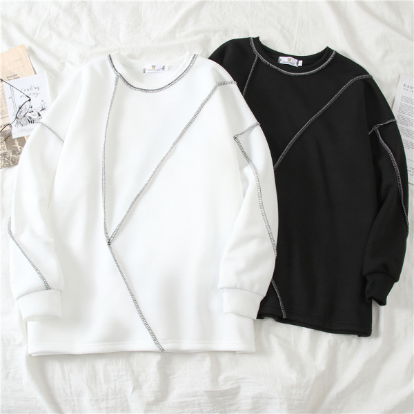 Pikkade varrukate ja ovaalse kaelusega vabaaja pluus