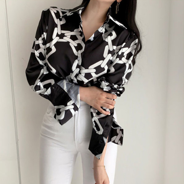 Stiilne klassikalise krae ja värvilise mustriga naiste särk