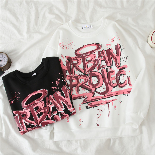 Női alkalmi blúz ovális nyakkivágással és színes rátéttel