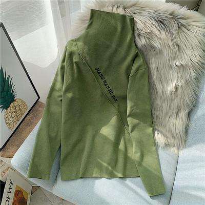 Kõrge krae ja kirjaga vabaaja naiste pluus