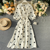 Moodne naiste täpiline valge 3/4 varrukatega kleit