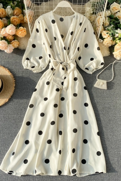 Moodne naiste täpiline valge 3/4 varrukatega kleit