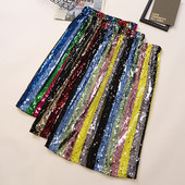 Värviline naiste keskmise pikkusega, kõrge vöökoha ja litritega seelik