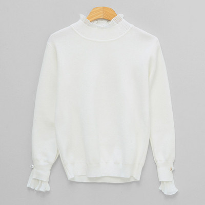 Naiste moodne pärlitega pluus varrukatel ja kõrge kaelusega