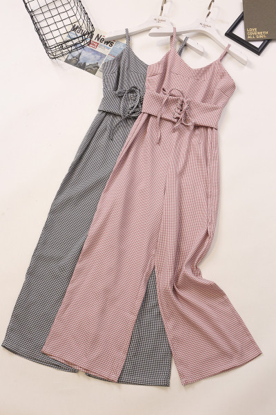 Peenikeste rihmade ja vöökoha lipsudega ruuduline naiste kombinesooni lai mudel