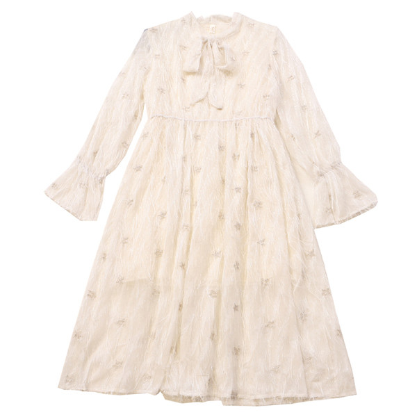 Praegune naiste kleidilõikeline keskmise pikkusega ja paelaga kraega mudel