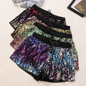 Moodsad kõrge elastse vöökoha ja värviliste litritega naiste lühikesed püksid