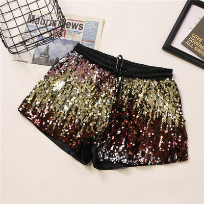 Moodsad kõrge elastse vöökoha ja värviliste litritega naiste lühikesed püksid