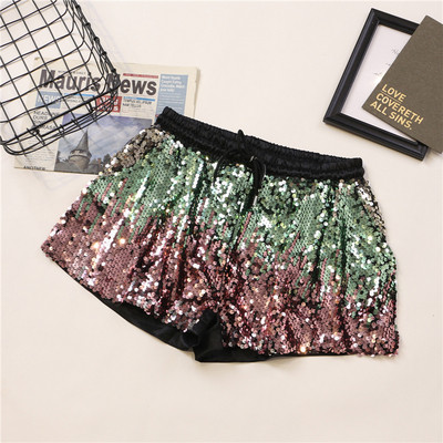 Moodsad kõrge elastse vöökoha ja värviliste litritega naiste lühikesed püksid