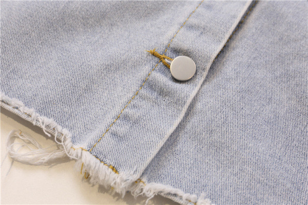 Női farmerdzseki széles modell, ujjain cipzárral