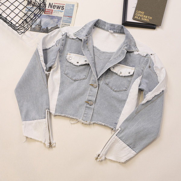 Női farmerdzseki széles modell, ujjain cipzárral