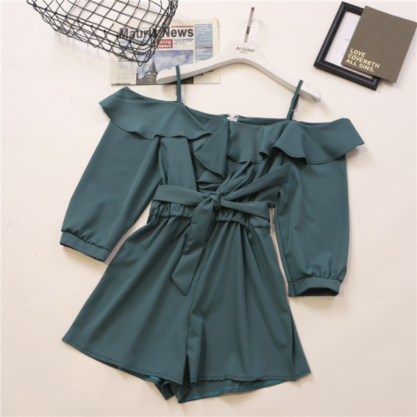 Stiilne naiste lühike kombinesoon 3/4 varrukate ja paljaste õlgadega