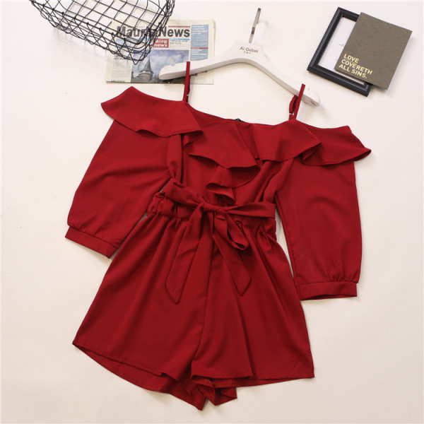 Stiilne naiste lühike kombinesoon 3/4 varrukate ja paljaste õlgadega