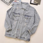 Lezser farmerdzseki széles modell szakadt motívumokkal és zsebekkel