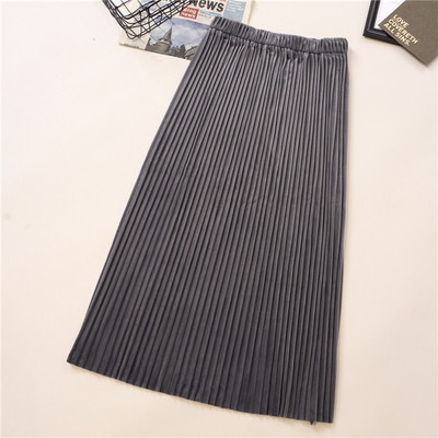 Novi model plisirane ženske suknje srednje dužine i visokog struka