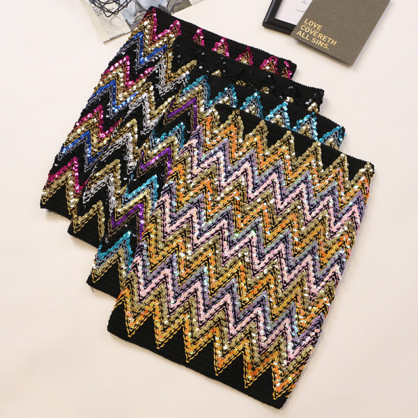 Къса дамска пола с висока талия и цветни пайети