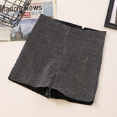 Uus kõrge vöökoha ja metallist aasadega naiste lühikeste pükste mudel