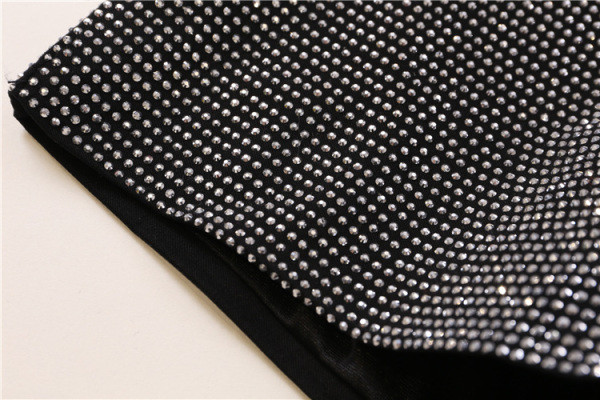 Uus kõrge vöökoha ja metallist aasadega naiste lühikeste pükste mudel