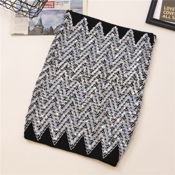 Rugalmas női szoknya magas derékkal, flitterekkel