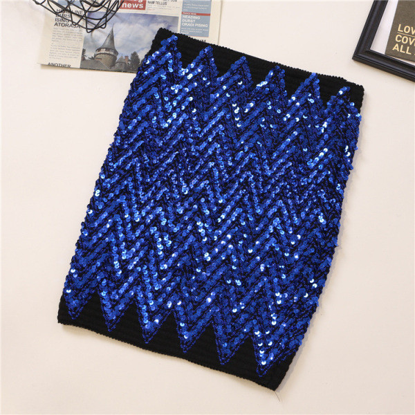 Rugalmas női szoknya magas derékkal, flitterekkel