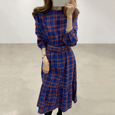 Naiste ruuduline kleit pikk mudel vöökohaga