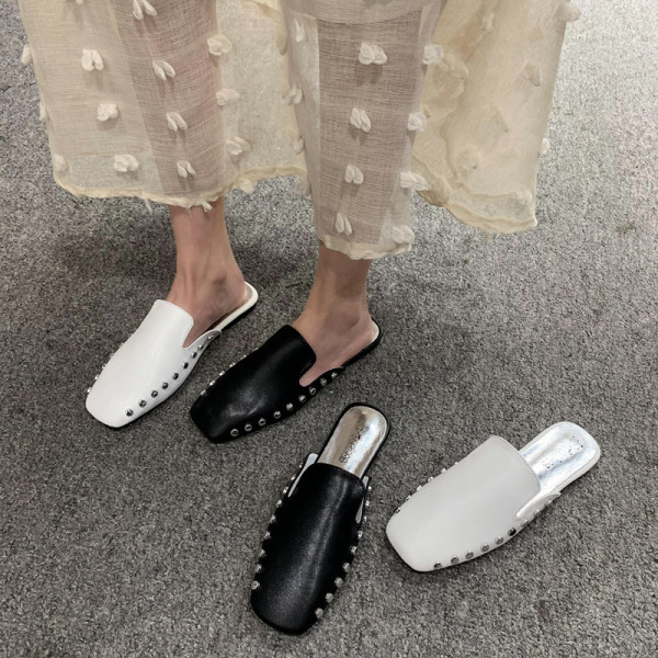 Női alkalmi bőr papucs fém szegecsekkel