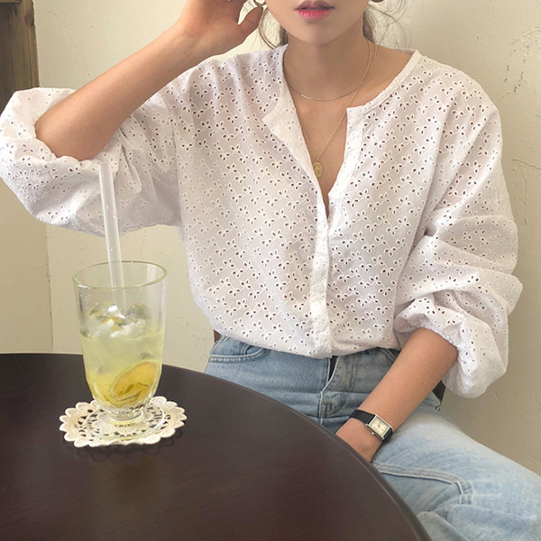 Valge elastsete varrukatega naiste vabaaja särk