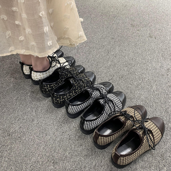 Naiste vabaajajalatsid paeltega ökonahast ja tekstiilist