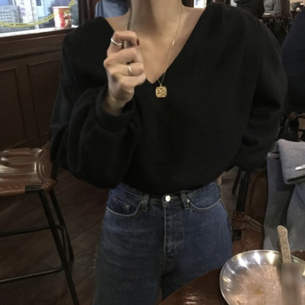 Naiste stiilne V-kaelusega pluus