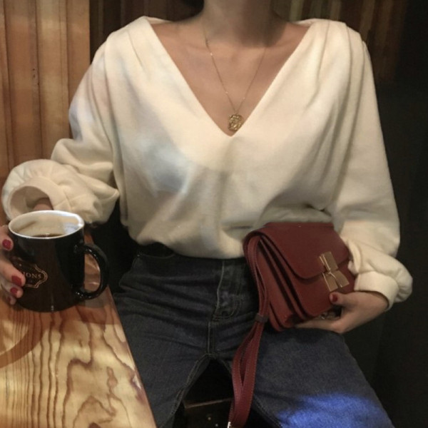 Naiste stiilne V-kaelusega pluus