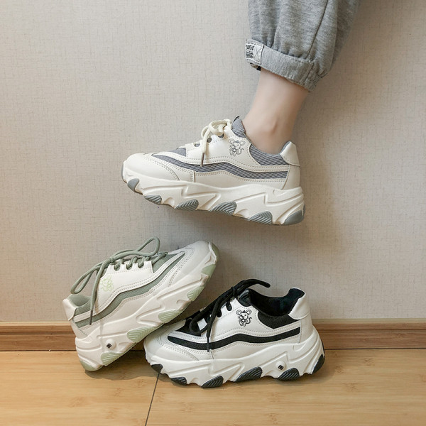 Kareda talla ja paeltega vabaaja naiste tossud