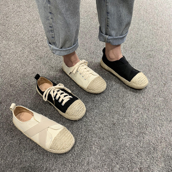 Tekstiilist espadrillide ja lameda taldade uus mudel - kaks mudelit