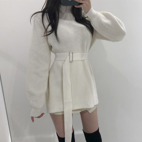 Naiste talvekampsun küljelõhikute ja vöörihmaga