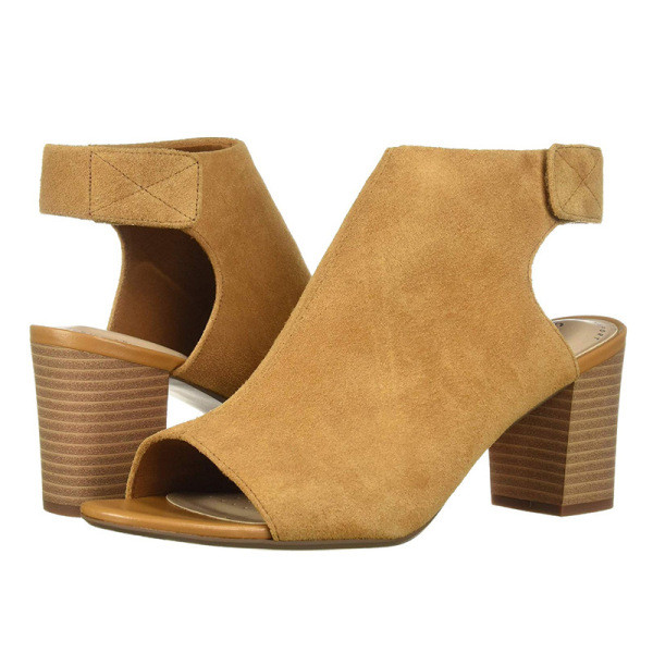 Uus mudel kaasaegsed sandaalid ökoseemisnahast kontsaga - kuni 42 numbrit