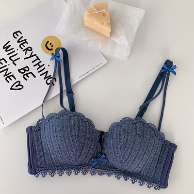 Ženski grudnjak s čipkom i trakom na naramenicama