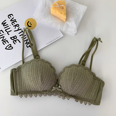 Ženski grudnjak s čipkom i trakom na naramenicama