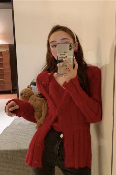 Punane naiste kardigan pikkade varrukate ja nööpidega