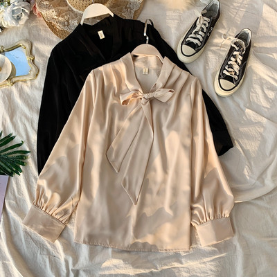 Modern női ing gallérján szalaggal és hosszú ujjal